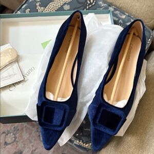 Velvet pointed toe flats